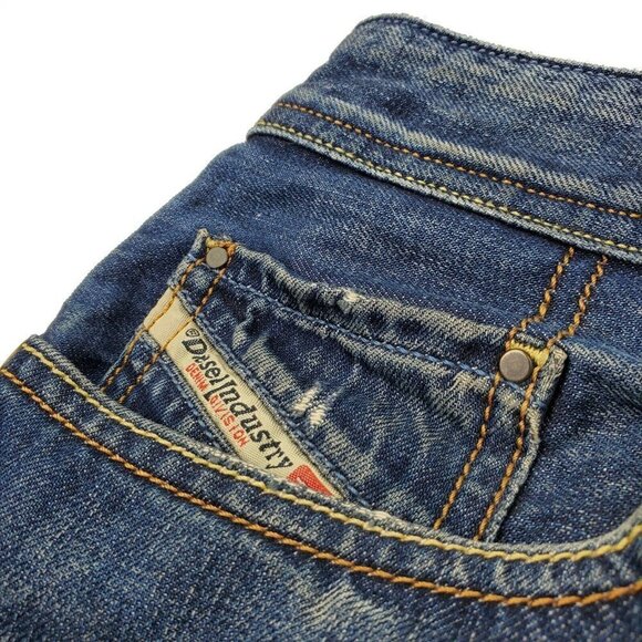 Diesel Larkee Relaxed Comfort Straight Denim Jeans Button Fly 31x30 Actual 32x27 - Picture 9 of 12